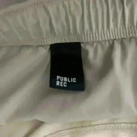 PUBLIC REC Men’s Main Shorts Sand Beige Nylon Spandex Logo Drawstring 40 - Picture 4 of 12